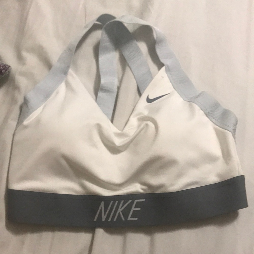 Nike bra BRAND NEW